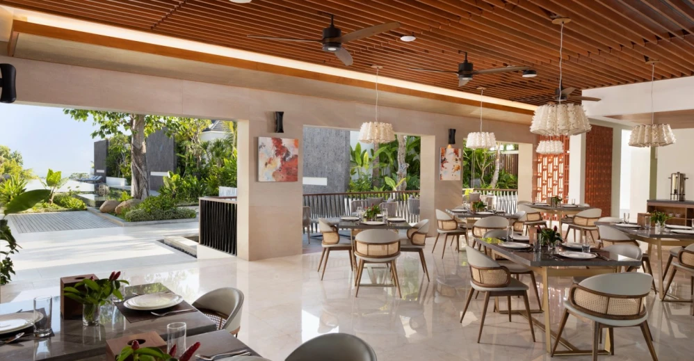  160 Above 1 160_above__all_day_dining
