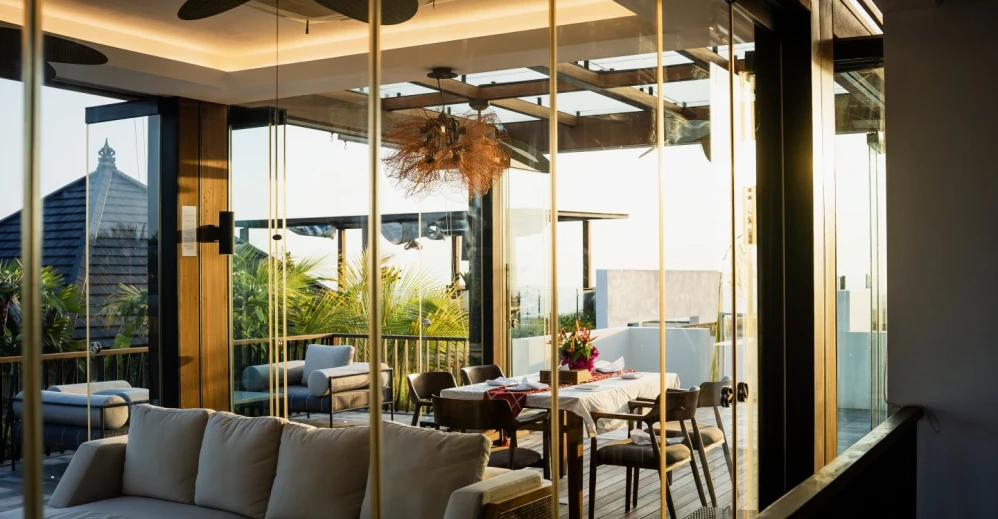  160 Above 4 sky_deck_lounge_160_above_bar__restaurant