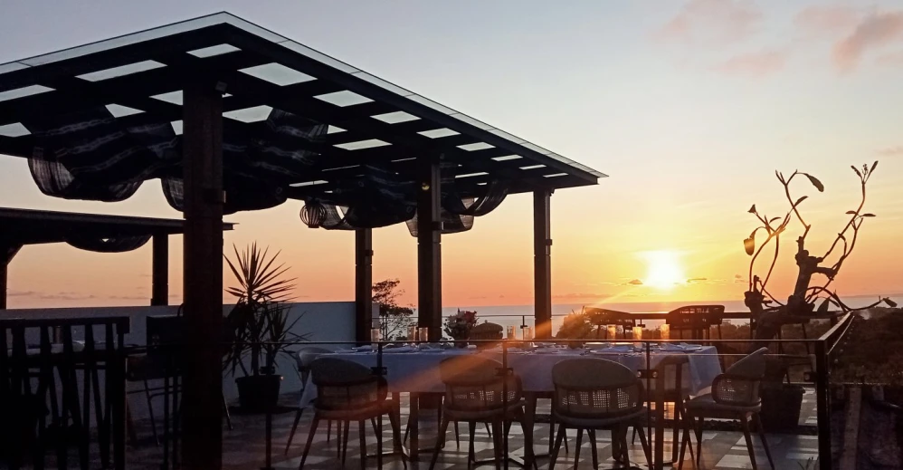  160 Above 10 sunset_160_above_bar__restaurant